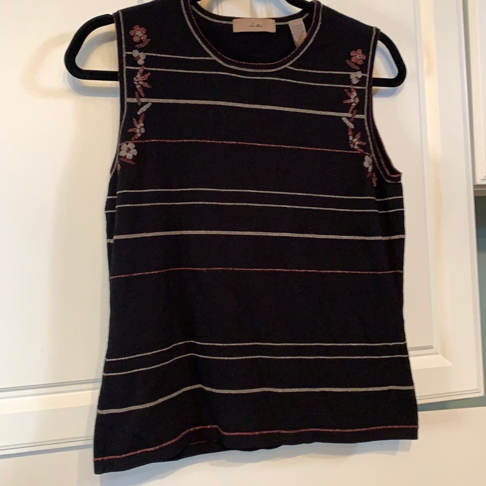 I.e. Medium Black Tank Top with embroidery